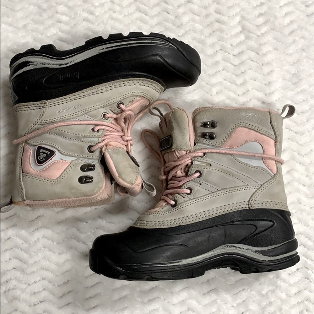 Black and pink lace up Kamik outdoor boots size 6